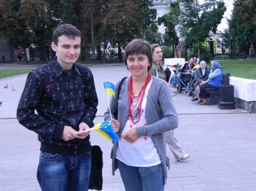 «Молоді регіони» привітали лучан з Днем Державного Прапора України